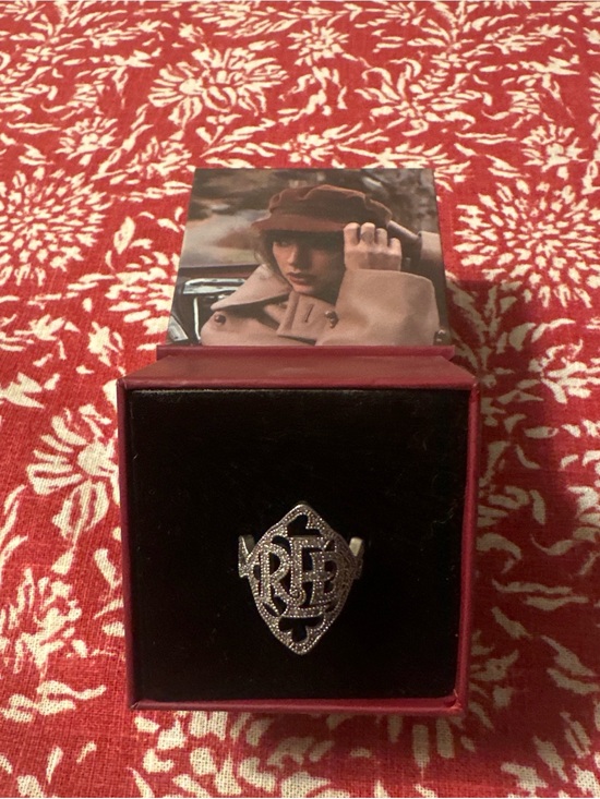 Taylor Swift Jewelry - Red Taylor swift ring